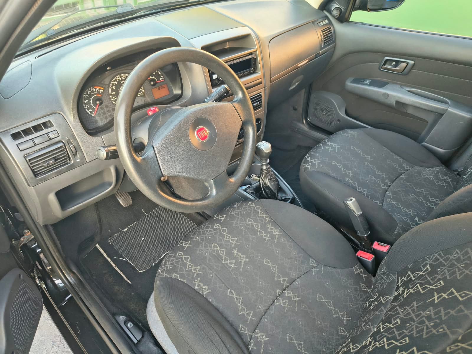 Fiat Palio Weekend Trekking Preto 5